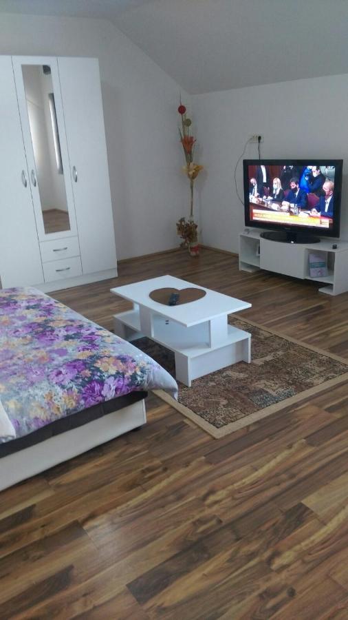 Stan Na Dan Gornji Milanovac-Centar-Nova Gradnja Διαμέρισμα Εξωτερικό φωτογραφία